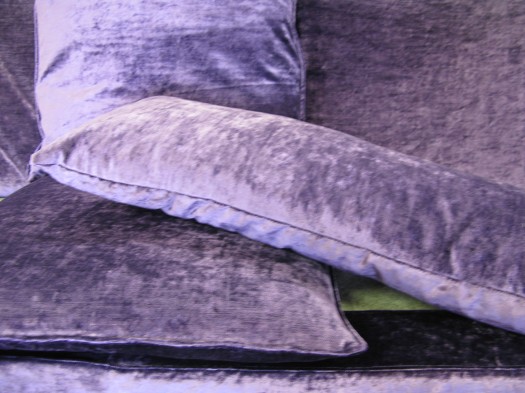 Sofaputer i deilig, lilla velour Sofaputer i deilig, lilla velour