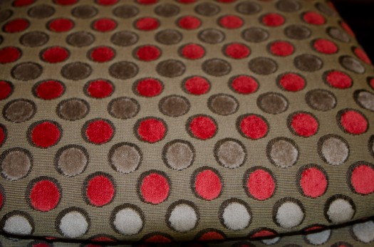 Prikker i velour fra Romo Prikker i velour fra Romo