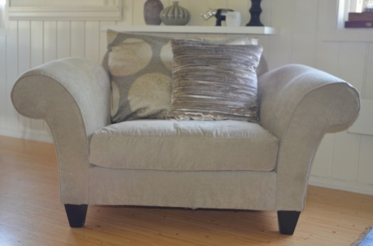 Love seat! Love seat!