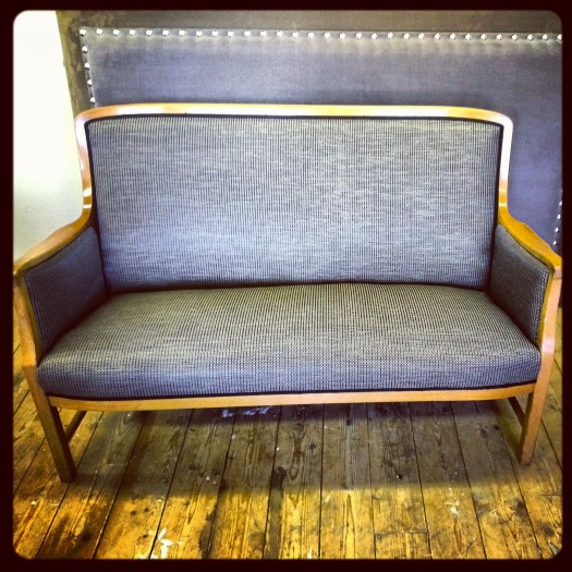 Sofa i nytt tekstil Sofa i nytt tekstil
