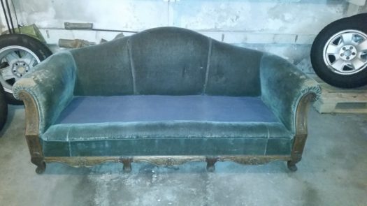 sliten sofa før omtrekk